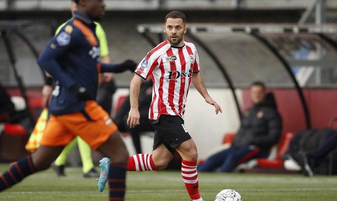 在多次角球 在多次角球