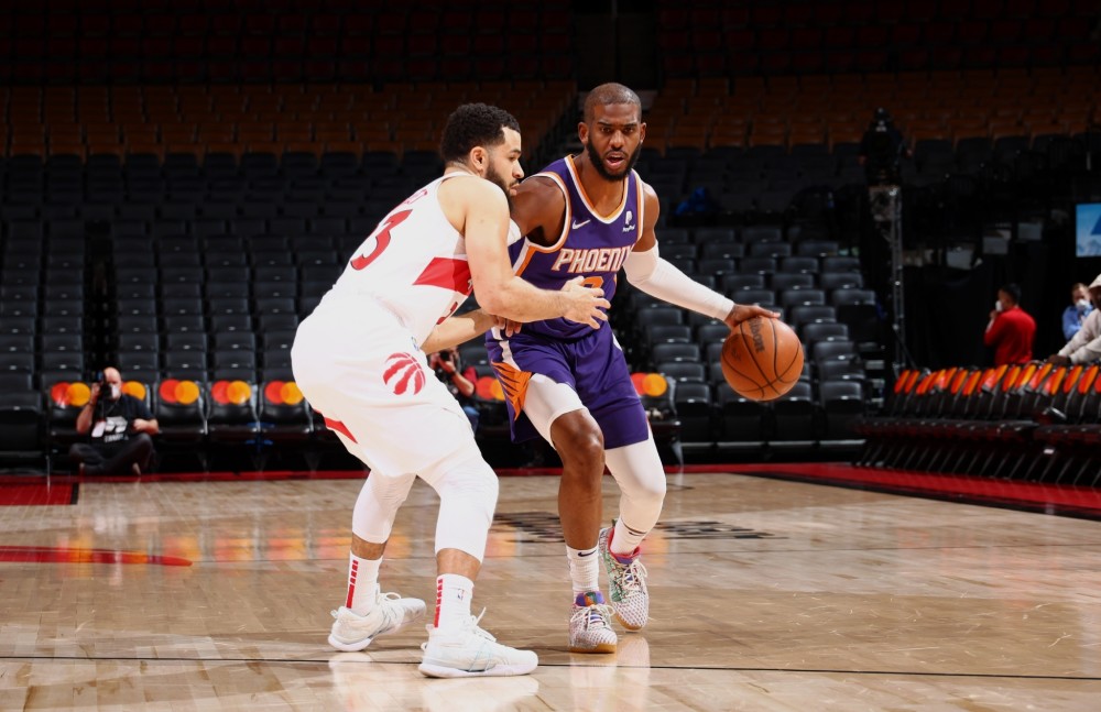 地配合着 地配合着